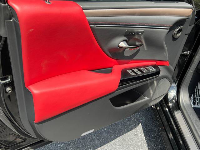 Certified 2023 Lexus ES 350 F Sport w/ Accessory Package (Z2) FWD image 10