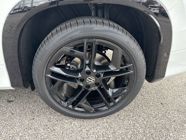 New 2026 Volkswagen Tiguan SE R-Line image 13