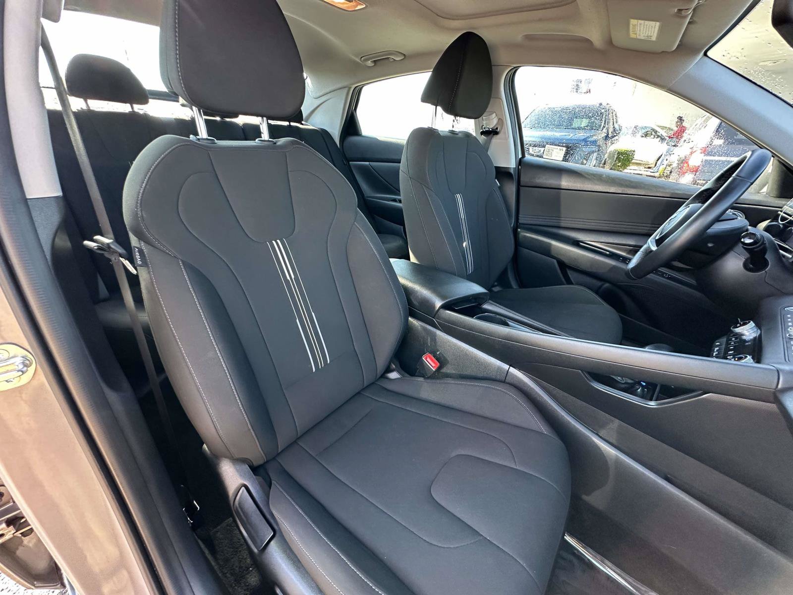 Used 2025 Hyundai Elantra SEL FWD image 30