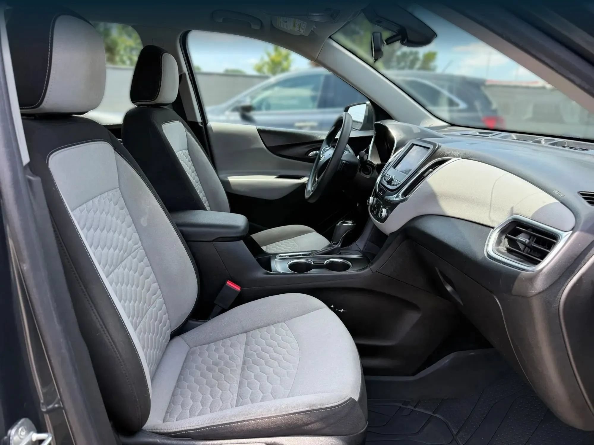 Used 2021 Chevrolet Equinox LS w/ LPO, Floor Liner Package FWD image 18