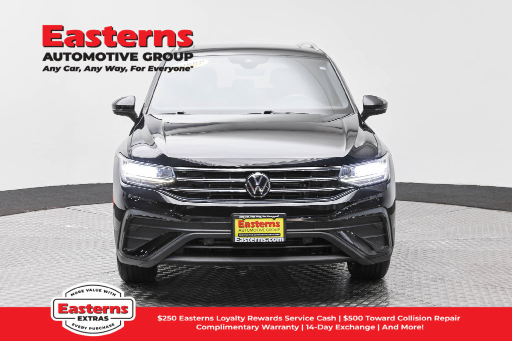 Used 2023 Volkswagen Tiguan SE AWD/4WD image 3
