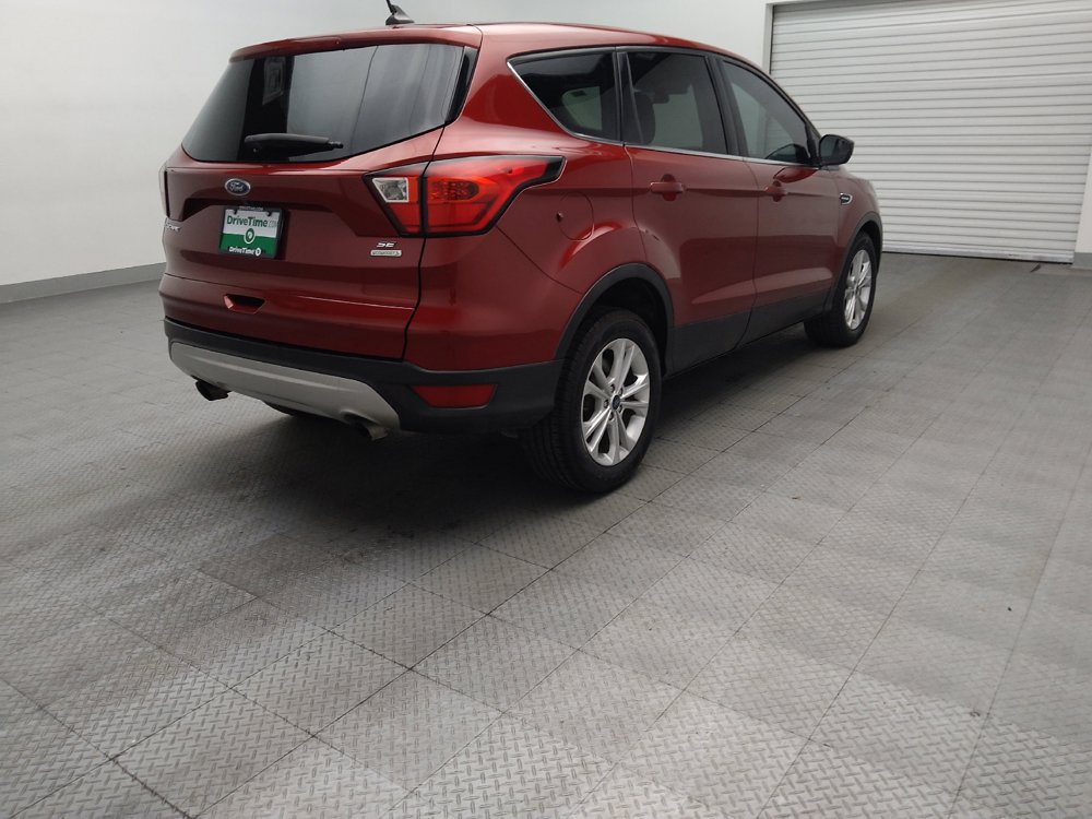 Used 2019 Ford Escape SE FWD image 9
