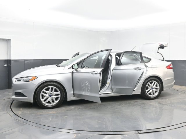 Used 2016 Ford Fusion SE FWD image 50