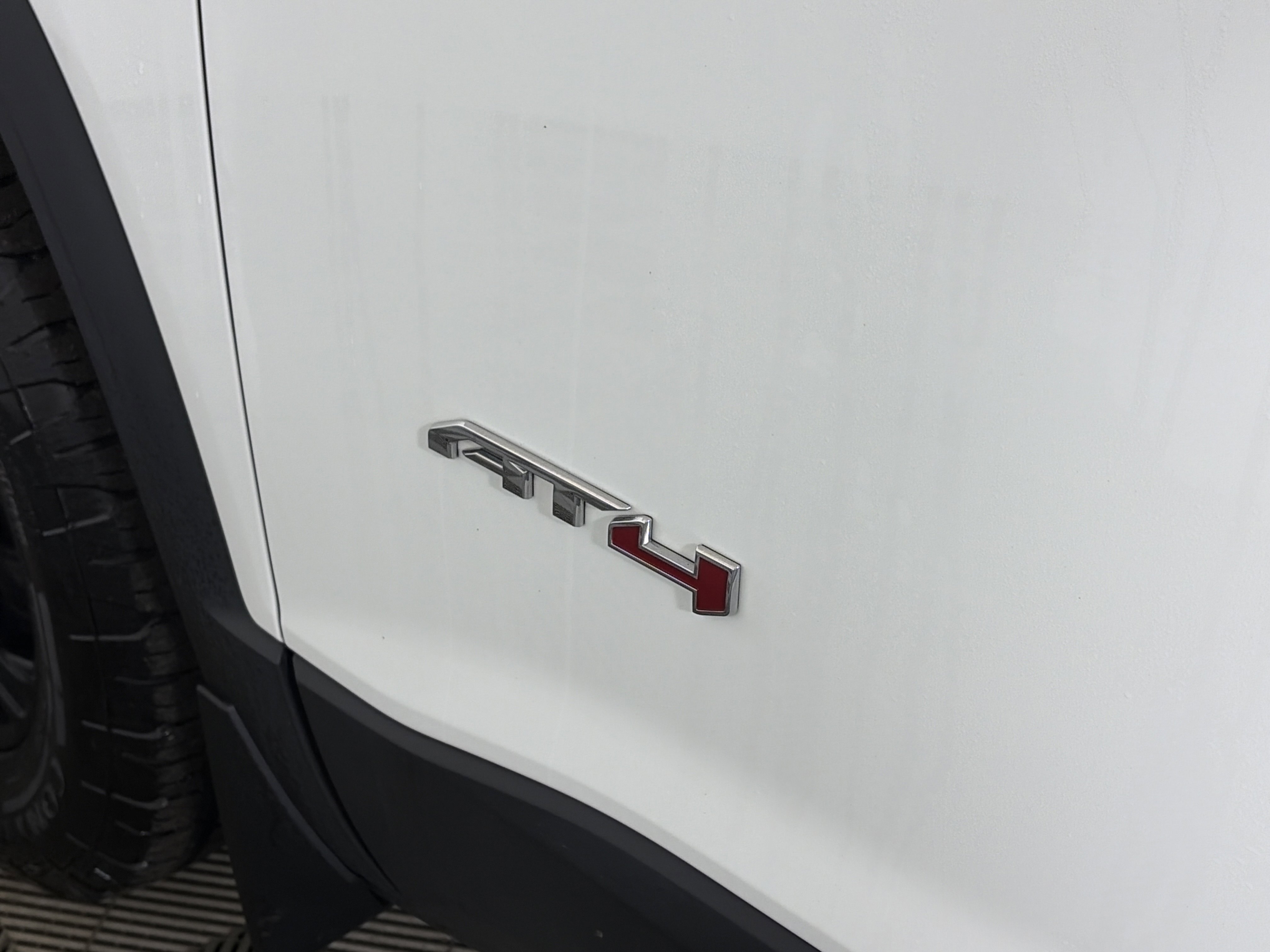 Used 2023 GMC Acadia AT4 AWD/4WD image 19