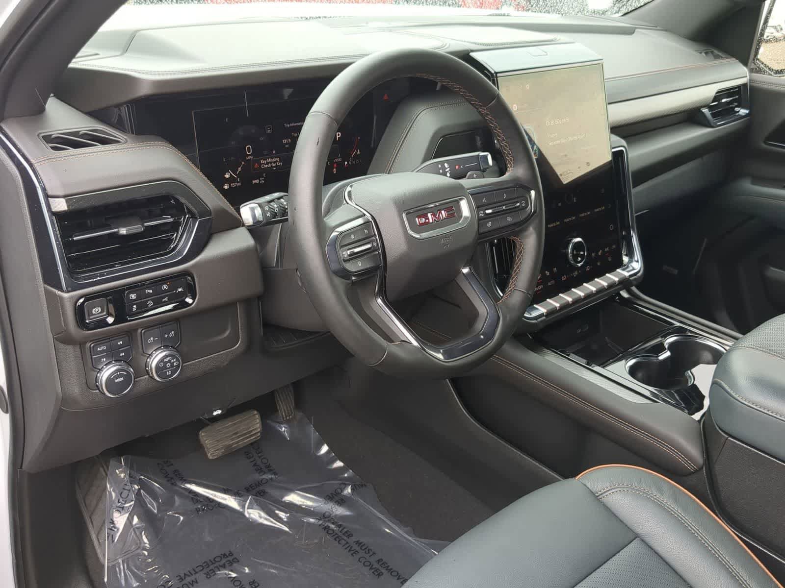 Used 2025 GMC Yukon AT4 w/ AT4 Premium Package AWD/4WD image 10
