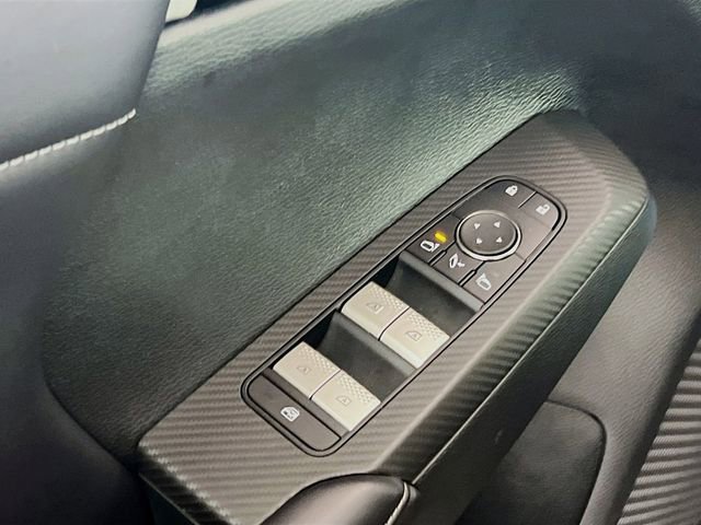 Used 2023 Mitsubishi Outlander SE image 16