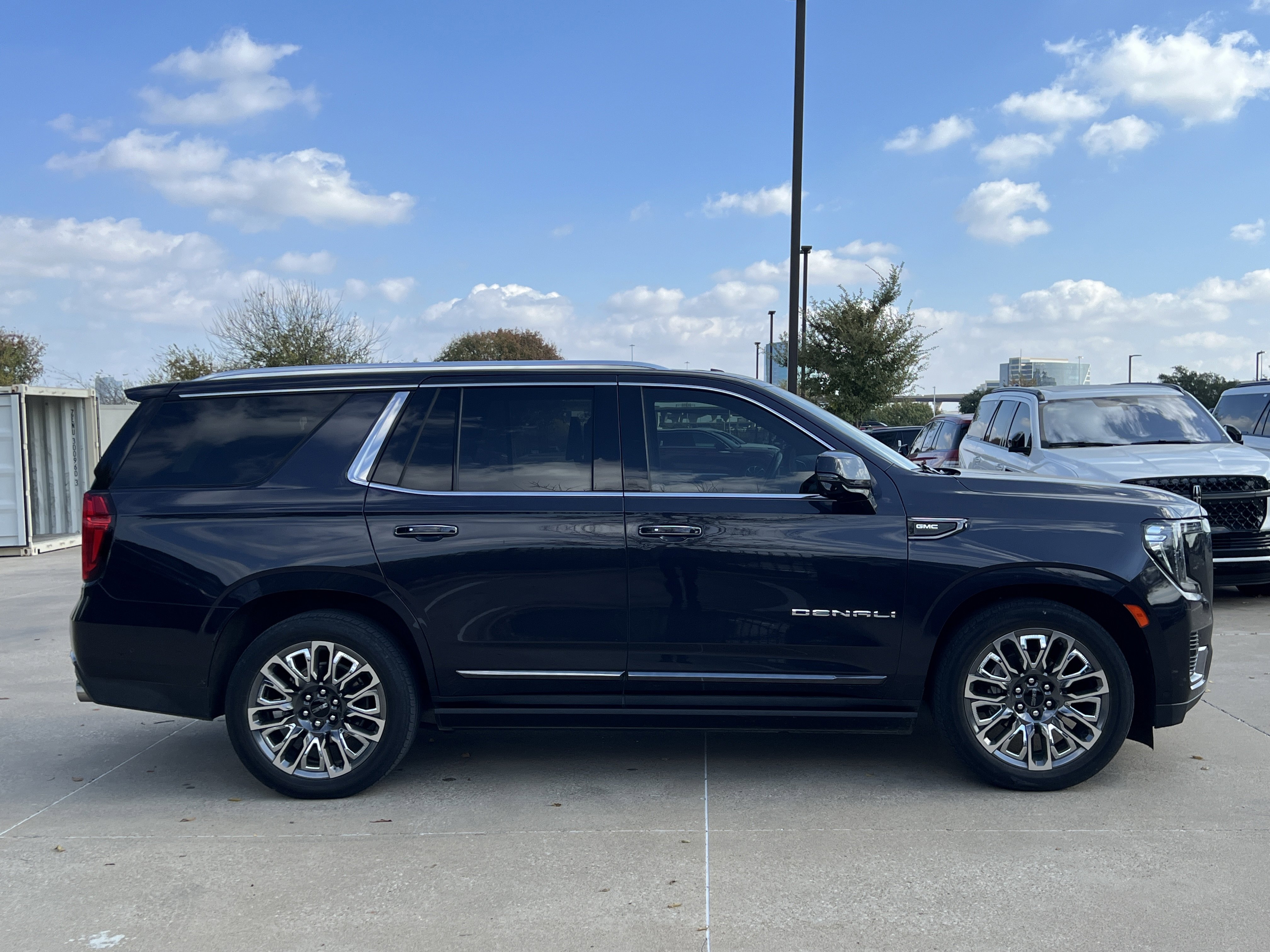 Used 2024 GMC Yukon Denali Ultimate image 10