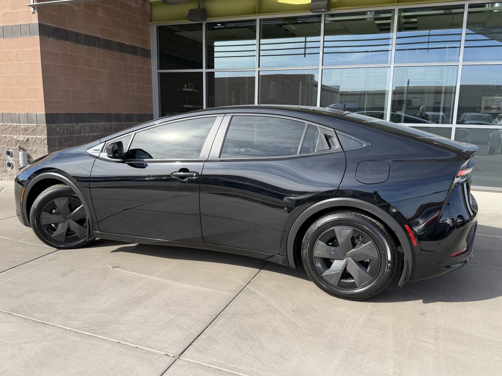 Used 2023 Toyota Prius Prime SE image 5