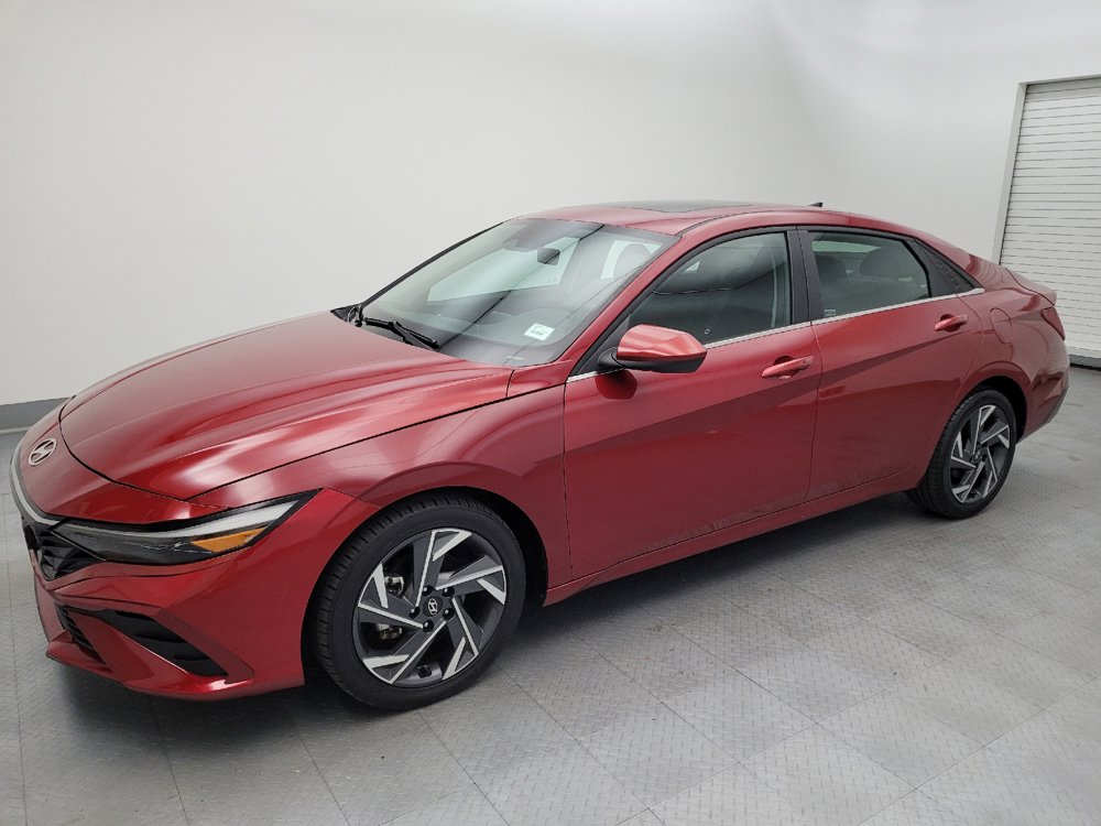 Used 2025 Hyundai Elantra SEL FWD image 2