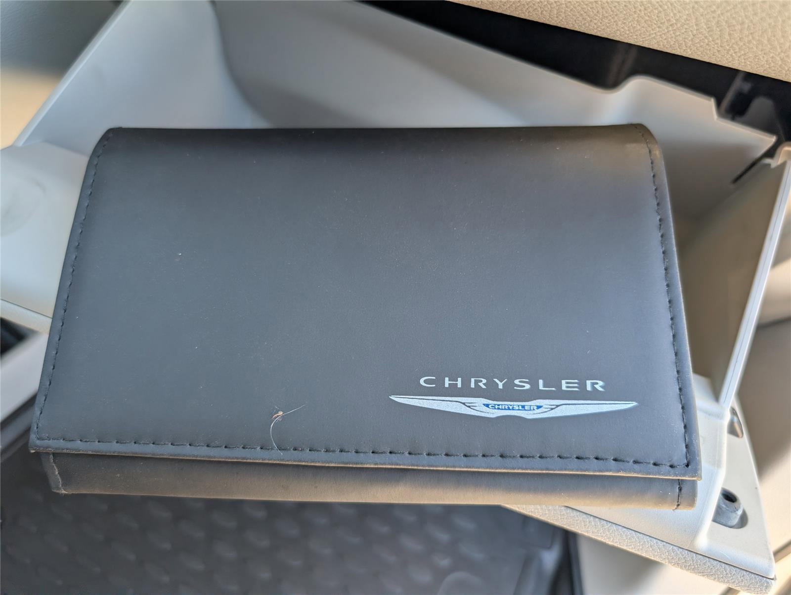 Used 2018 Chrysler Pacifica Limited image 40