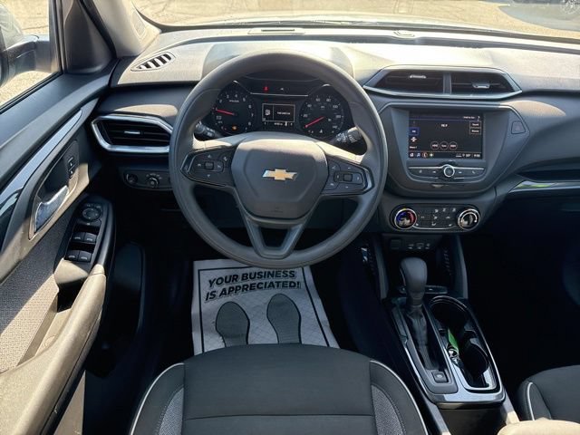 Used 2023 Chevrolet TrailBlazer LT FWD image 19