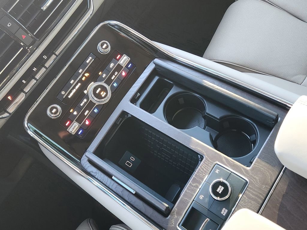 Used 2024 Lincoln Navigator L Reserve image 28