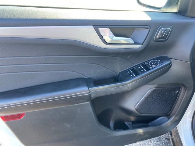 Used 2024 Ford Escape Platinum AWD/4WD image 16