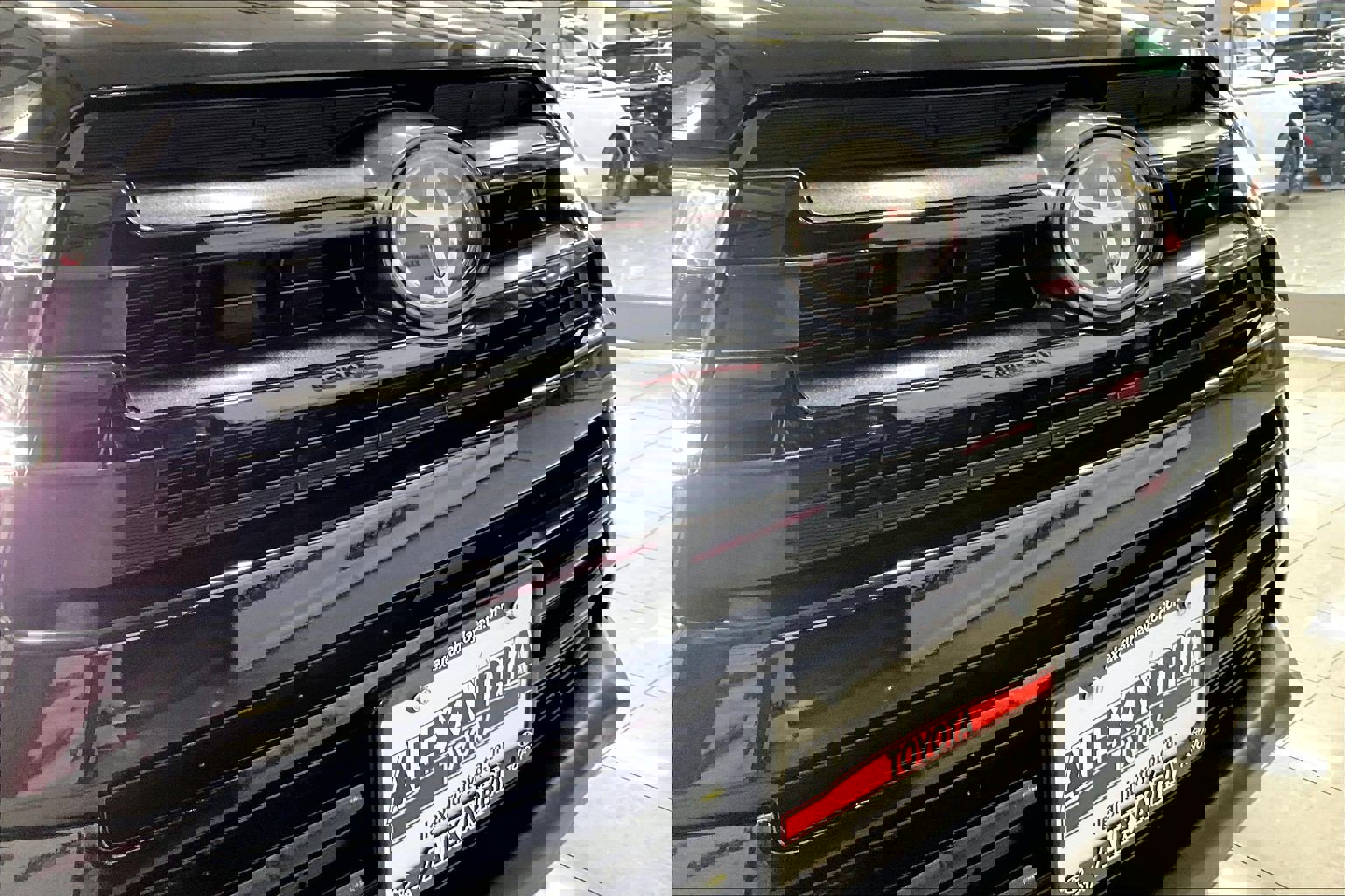 Used 2019 Toyota Highlander SE image 30