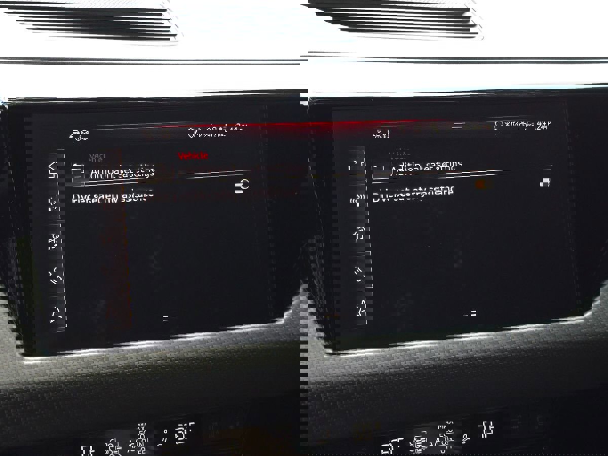 Used 2024 Audi e-tron GT Premium Plus w/ Performance Package image 42