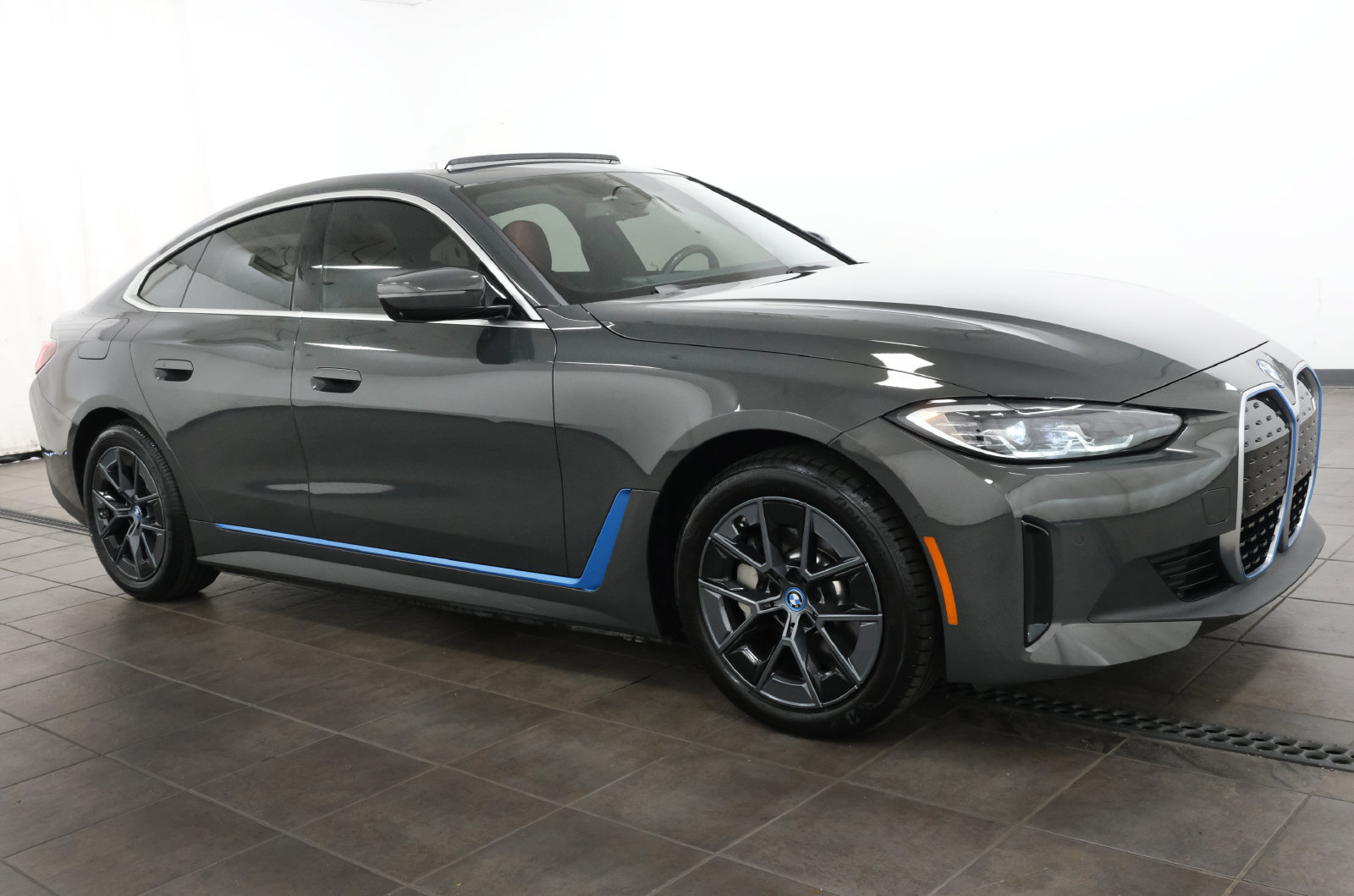 Used 2024 BMW i4 eDrive35 w/ Premium Package RWD image 7