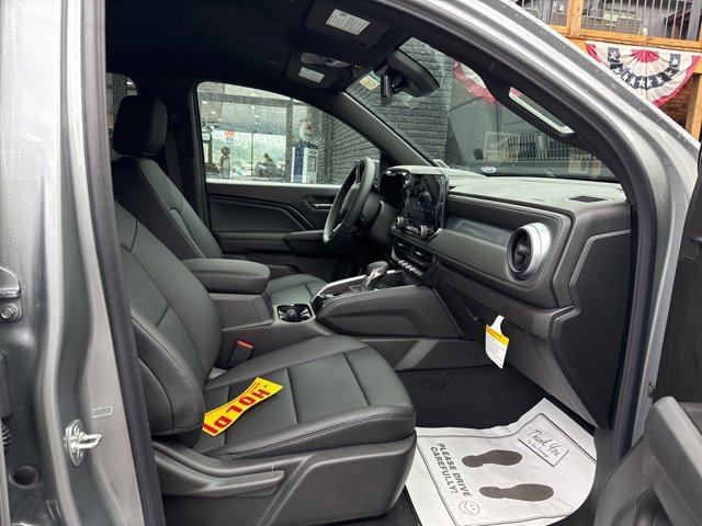 New 2025 Chevrolet Colorado LT w/ LT Convenience Package image 16