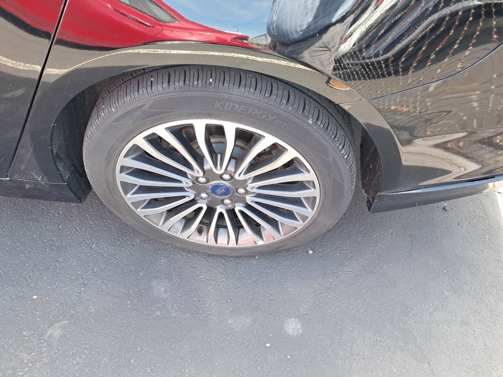 Used 2017 Ford Fusion Titanium AWD/4WD image 9