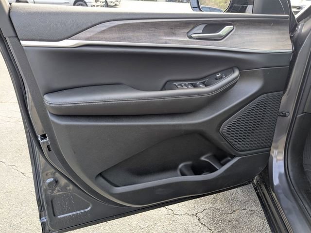 New 2026 Jeep Grand Cherokee Altitude AWD/4WD image 9