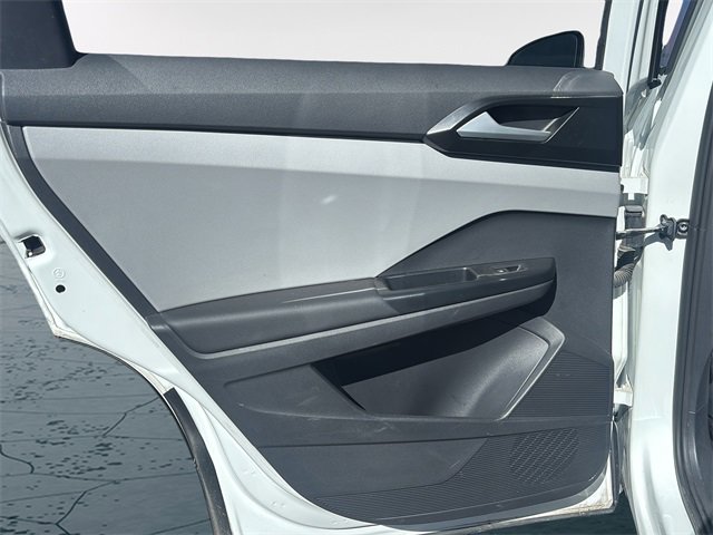 Used 2022 Volkswagen Taos SE w/ Panoramic Sunroof Package image 14