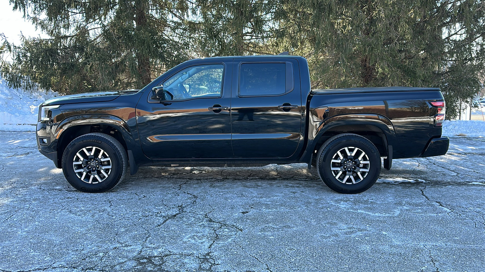 Certified 2025 Nissan Frontier SL image 27