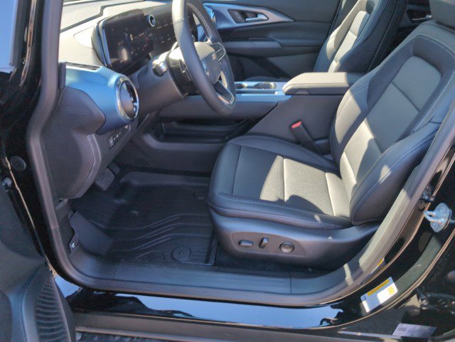 New 2026 Chevrolet Equinox EV LT image 29