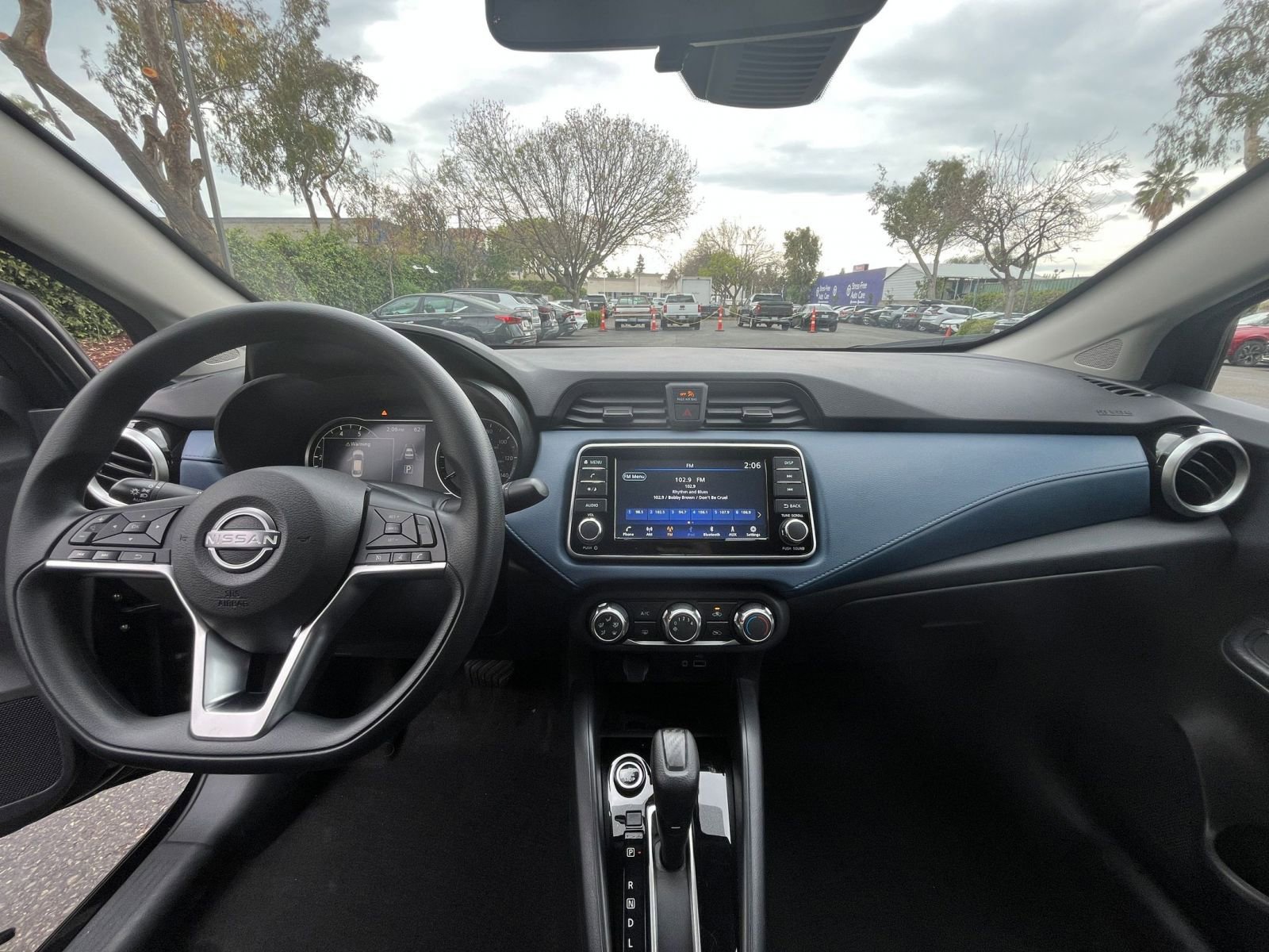 Used 2025 Nissan Versa SV image 31