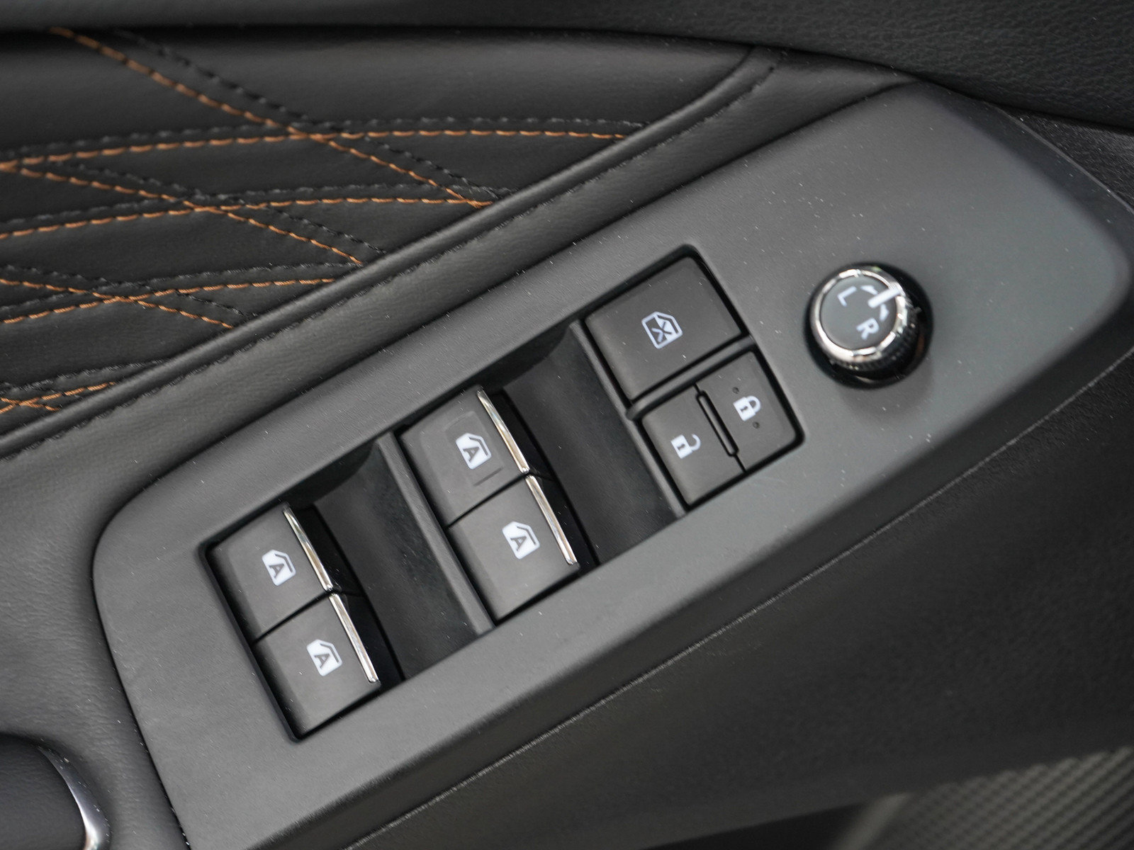Used 2021 Toyota Avalon Limited w/ Advanced Safety Package FWD image 19