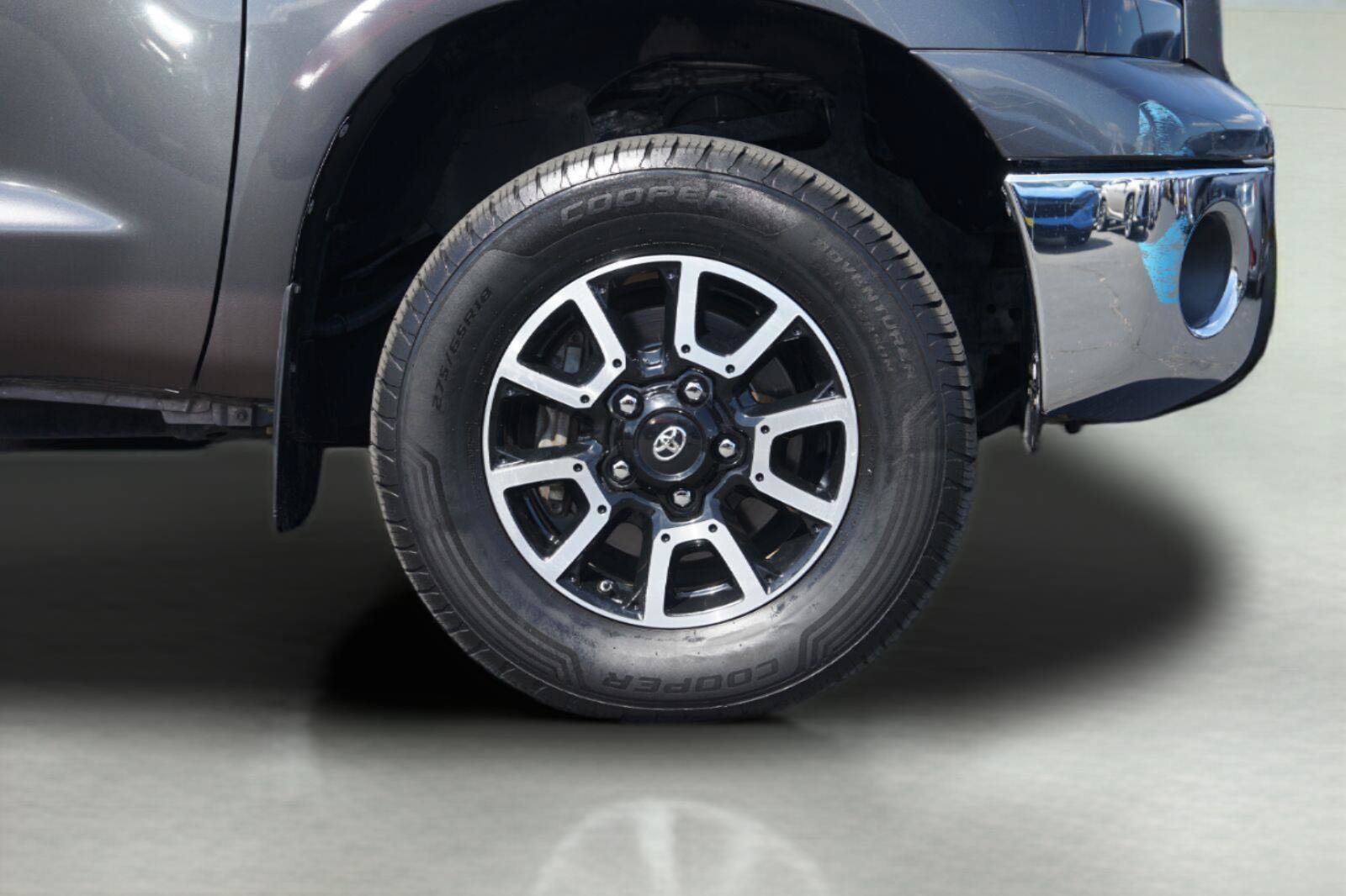 Used 2013 Toyota Tundra 2WD Double Cab w/ SR5 Pkg image 4