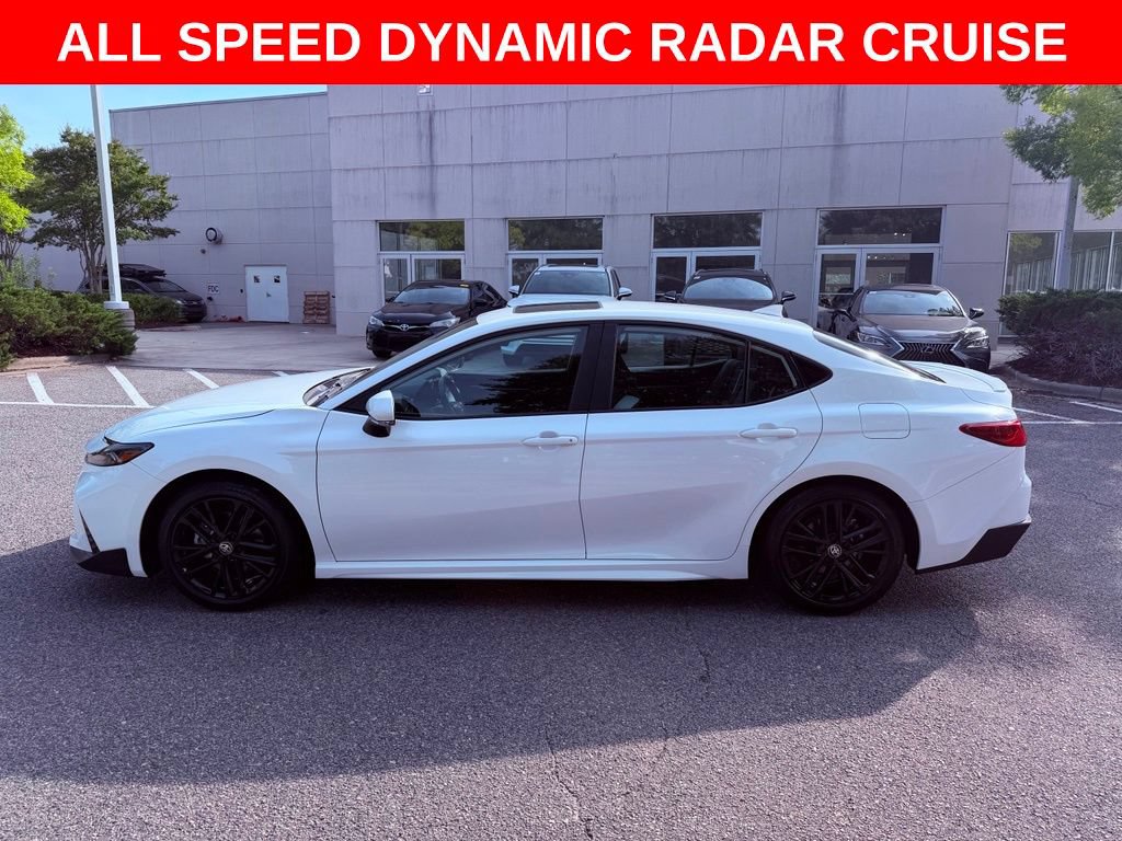 Used 2025 Toyota Camry SE w/ Convenience Package FWD image 4