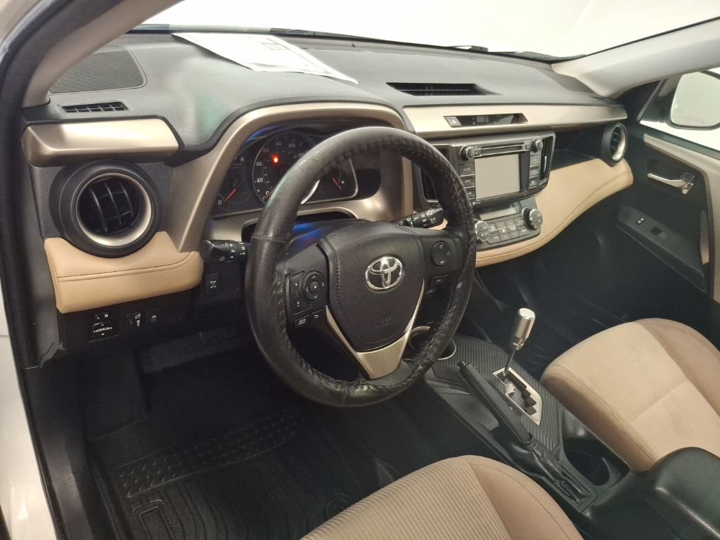 Used 2015 Toyota RAV4 XLE AWD/4WD image 17
