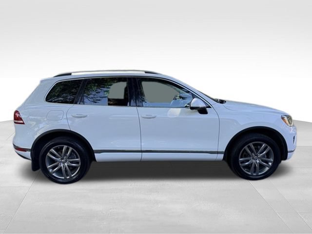 Used 2015 Volkswagen Touareg Sport AWD/4WD image 4