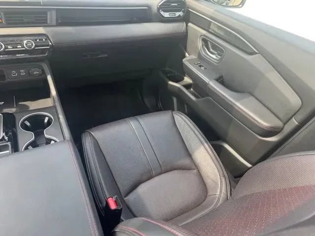 Used 2025 Honda Pilot Black Edition image 22