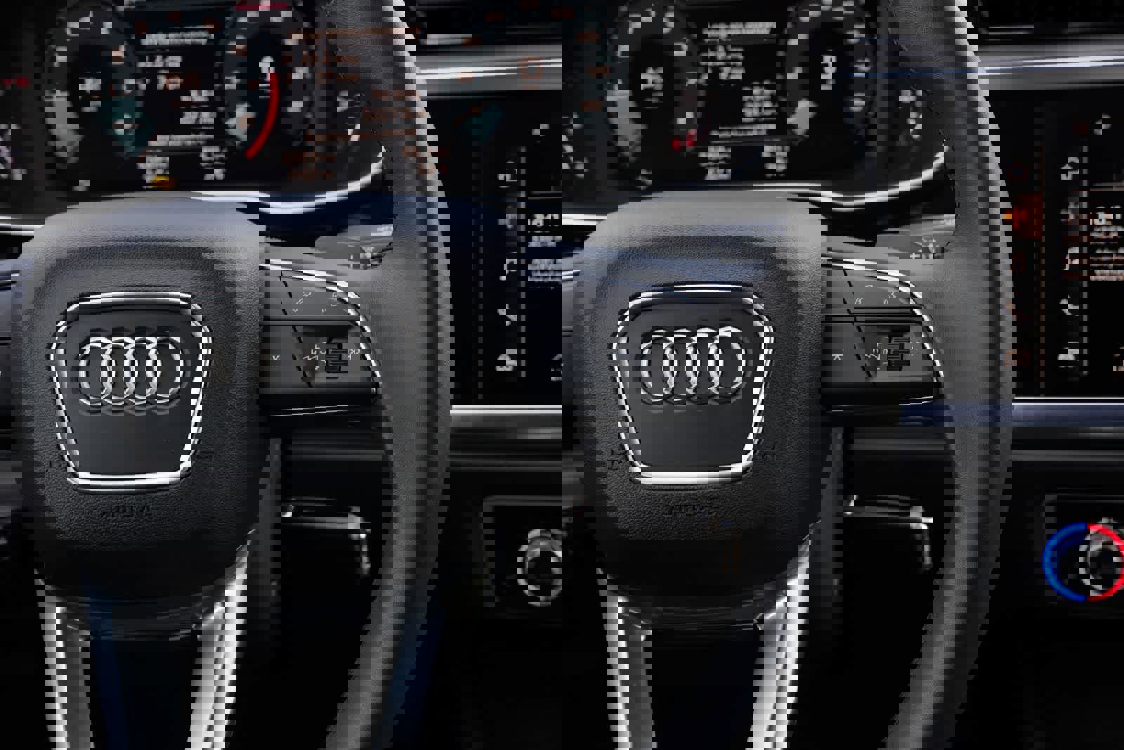 Used 2025 Audi Q3 2.0T Premium image 11