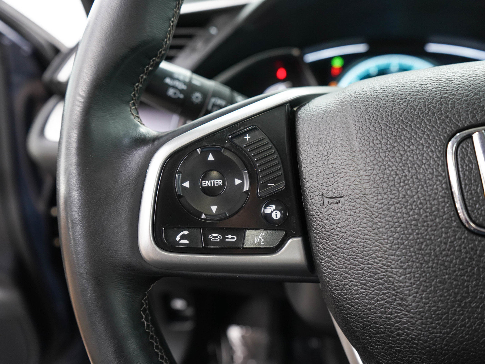 Used 2017 Honda Civic EX-L image 23
