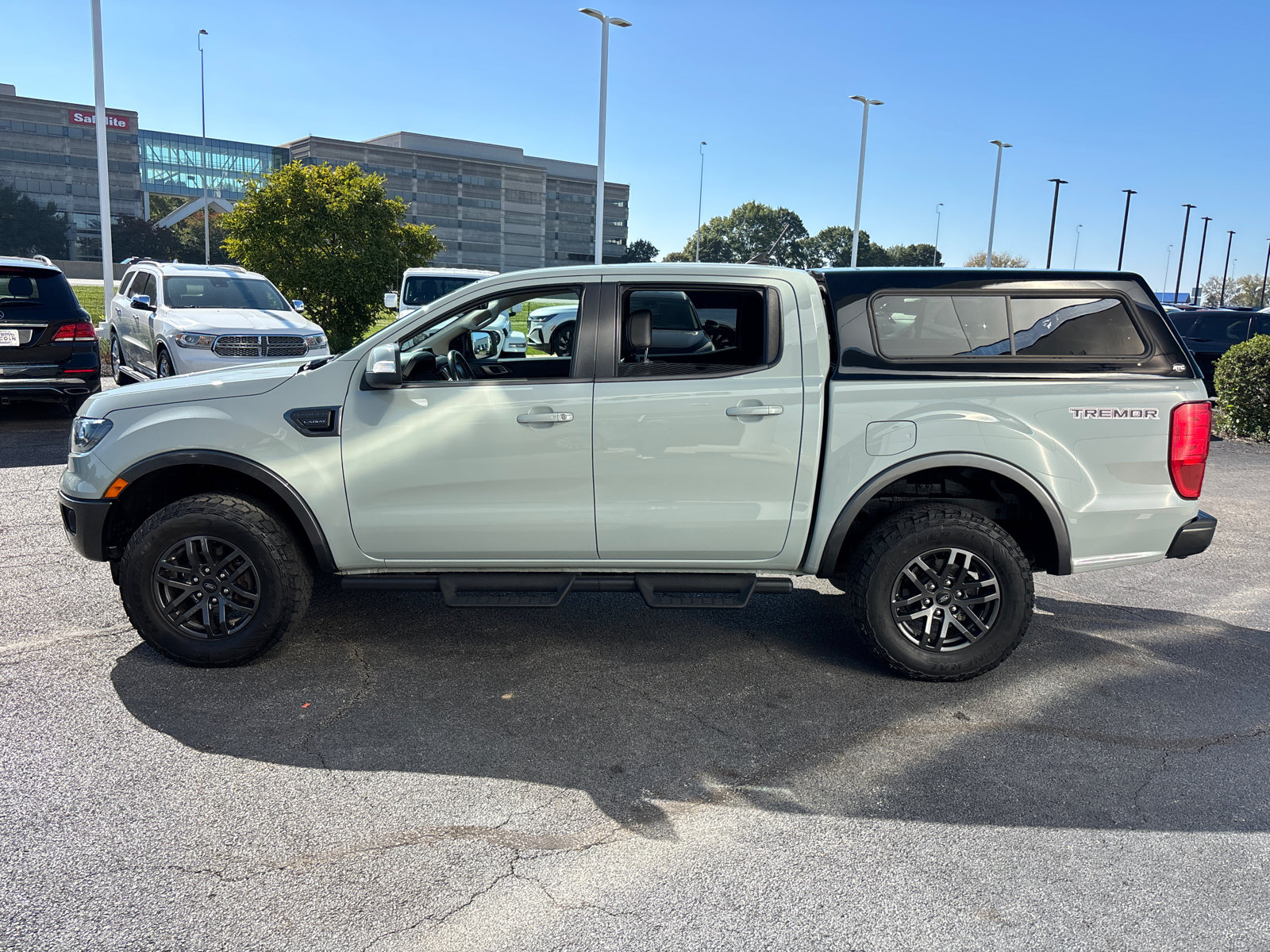 Used 2022 Ford Ranger Lariat w/ Tremor Off-Road Package AWD/4WD image 4