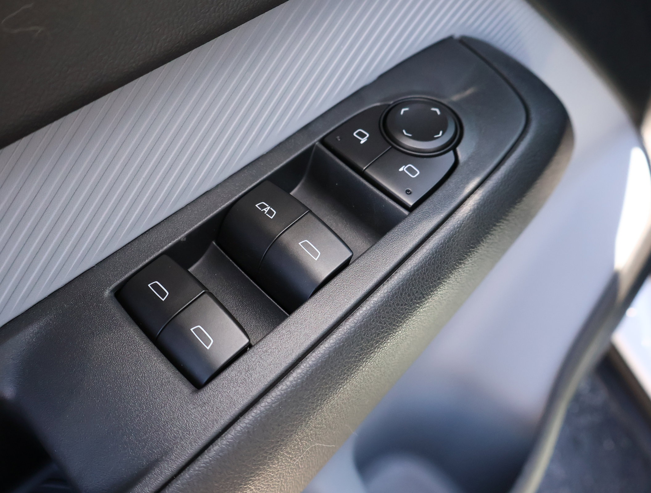 New 2027 Chevrolet Bolt LT FWD image 7