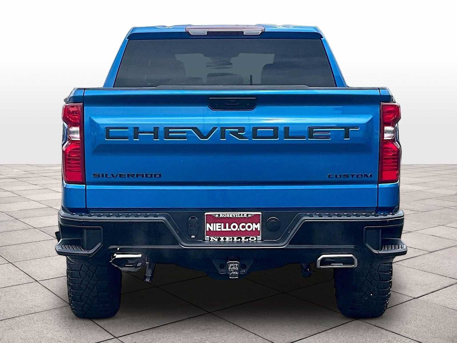 Used 2024 Chevrolet Silverado 1500 Custom Trail Boss w/ LPO, Dark Essentials Package AWD/4WD image 7