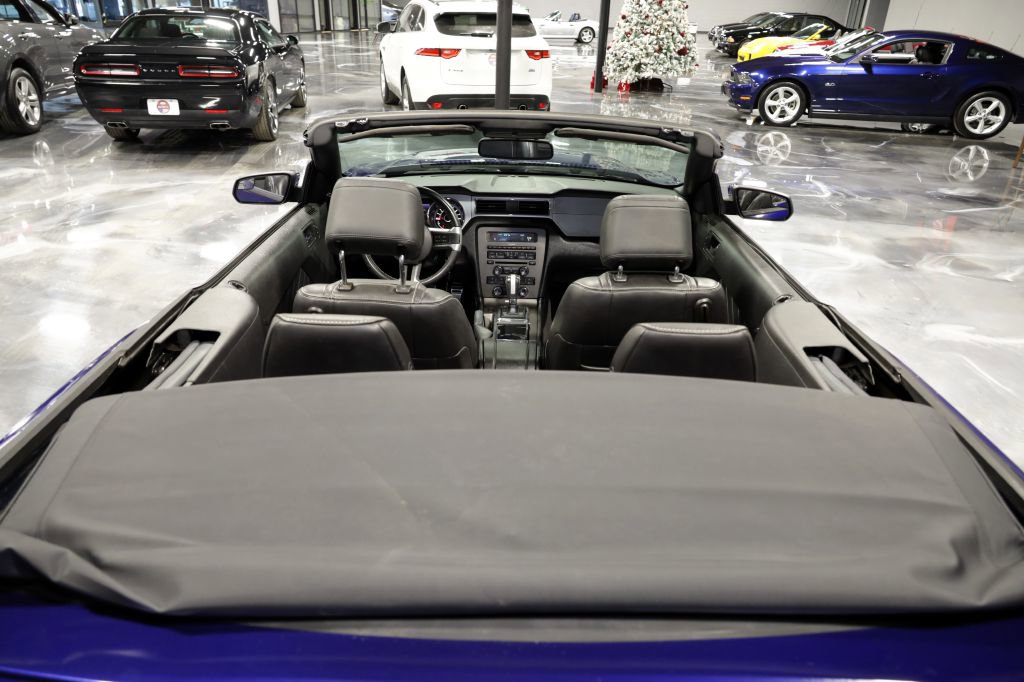 Used 2013 Ford Mustang Premium RWD image 7