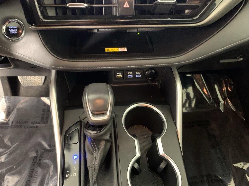 Used 2023 Toyota Highlander XLE AWD/4WD image 25