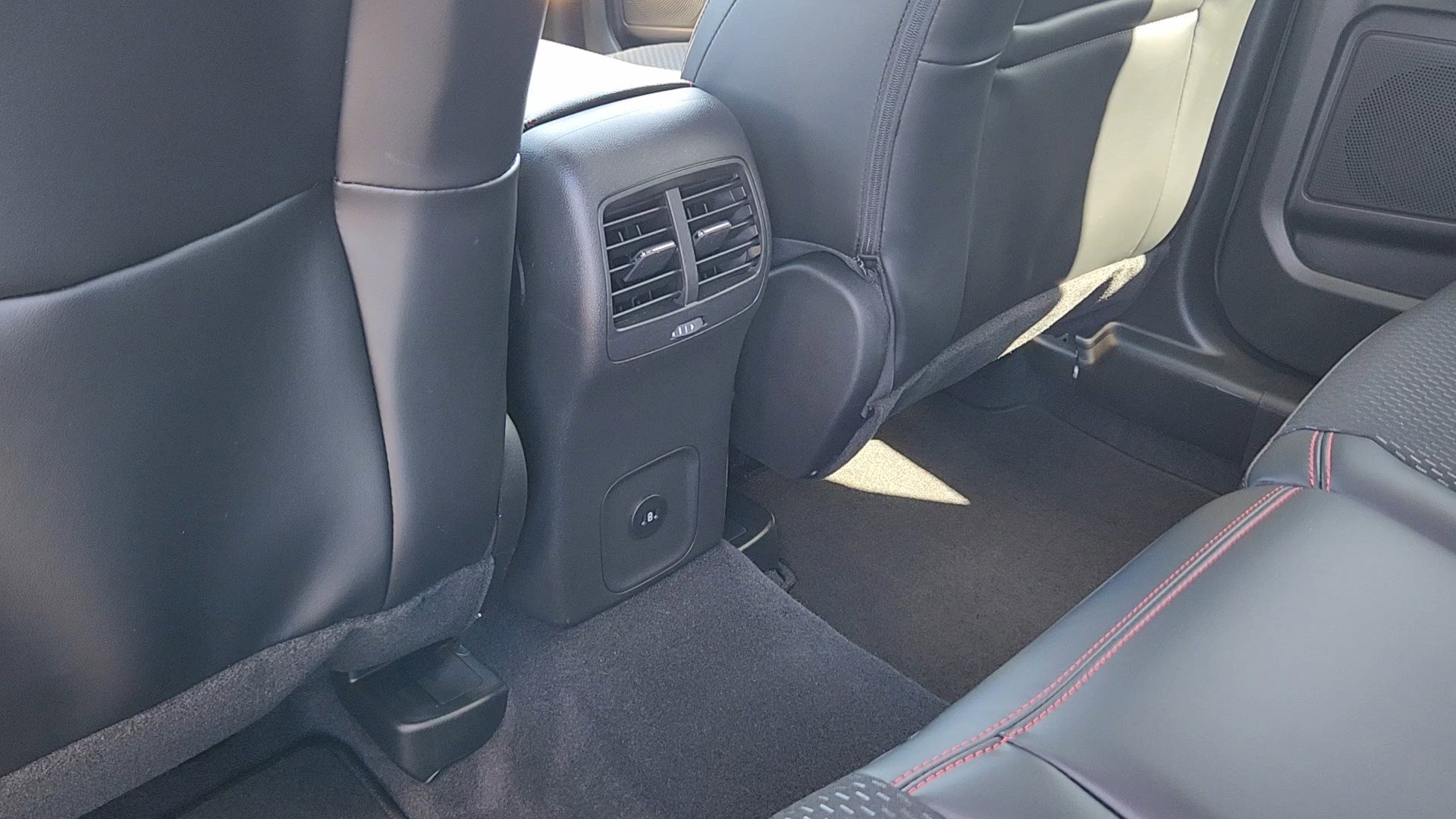 New 2026 Ford Escape ST-Line w/ Tech Pack #1 image 16