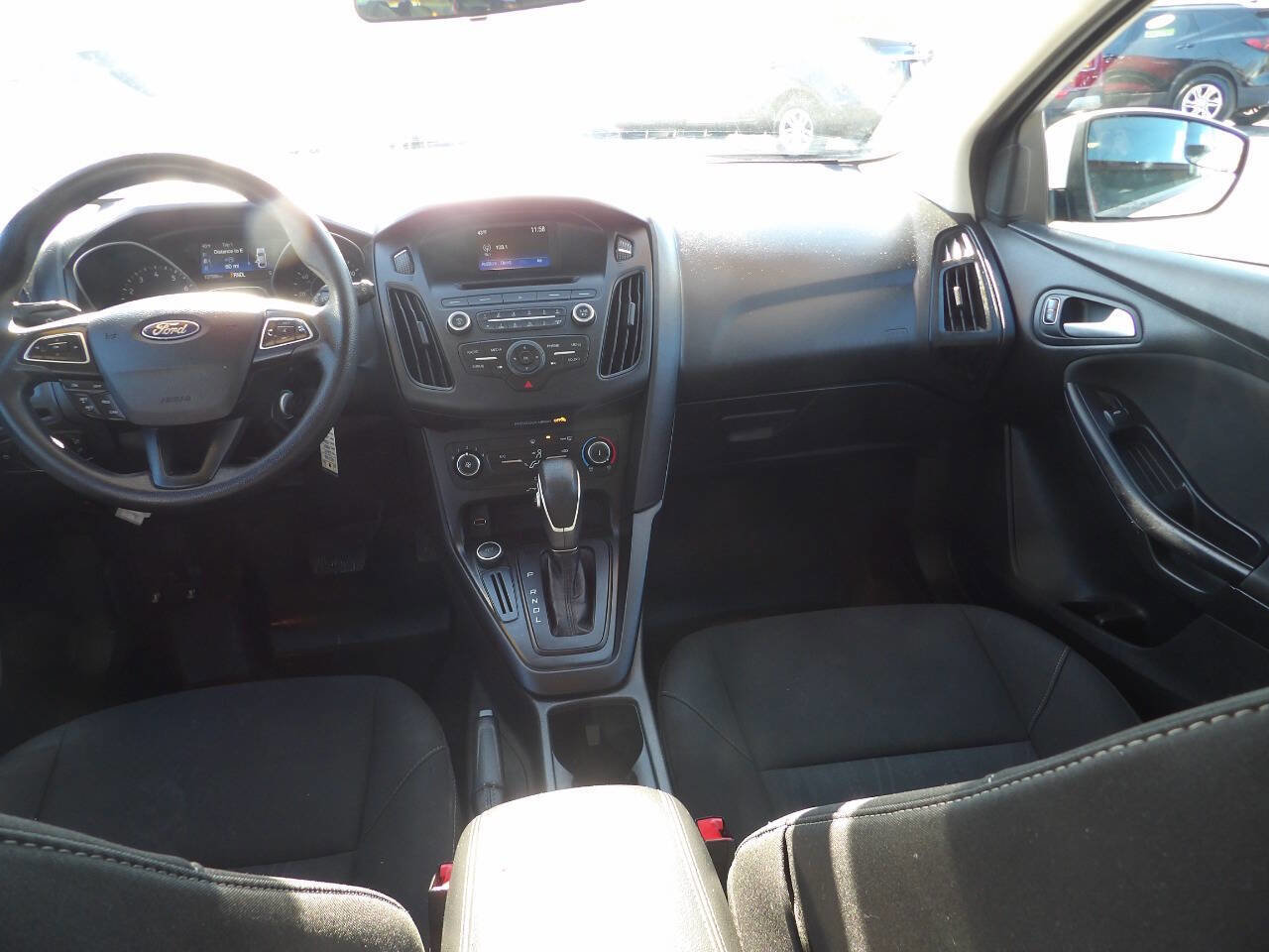 Used 2017 Ford Focus SE w/ Interior Protection Package image 7