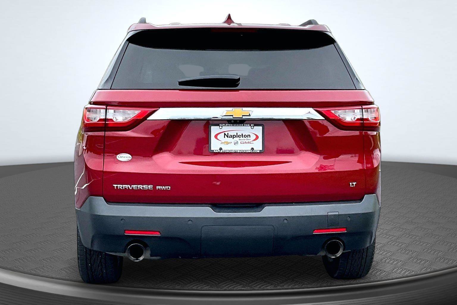 Used 2021 Chevrolet Traverse LT w/ LT Premium Package AWD/4WD image 4