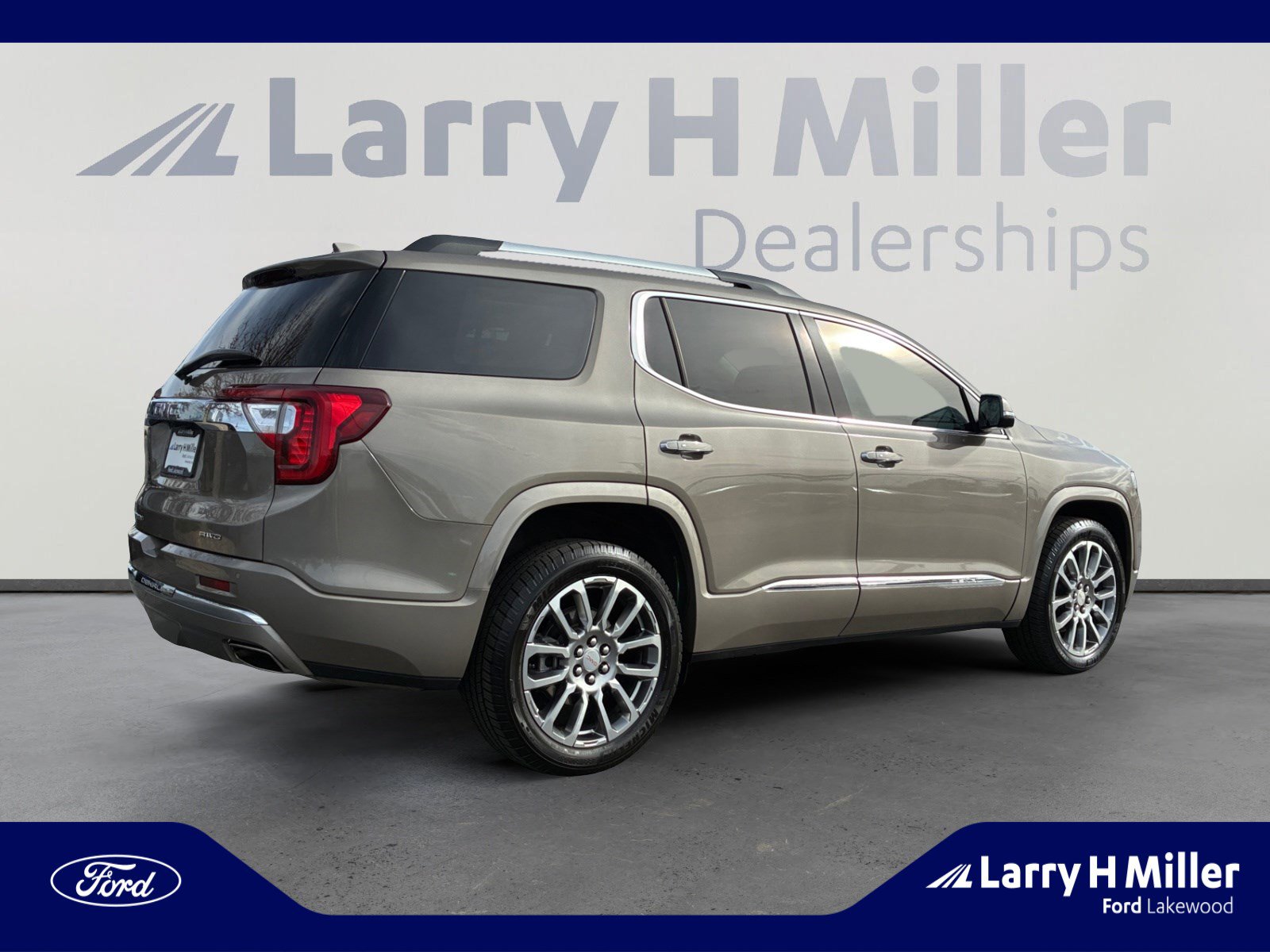 Used 2023 GMC Acadia Denali w/ Denali Ultimate Package image 5