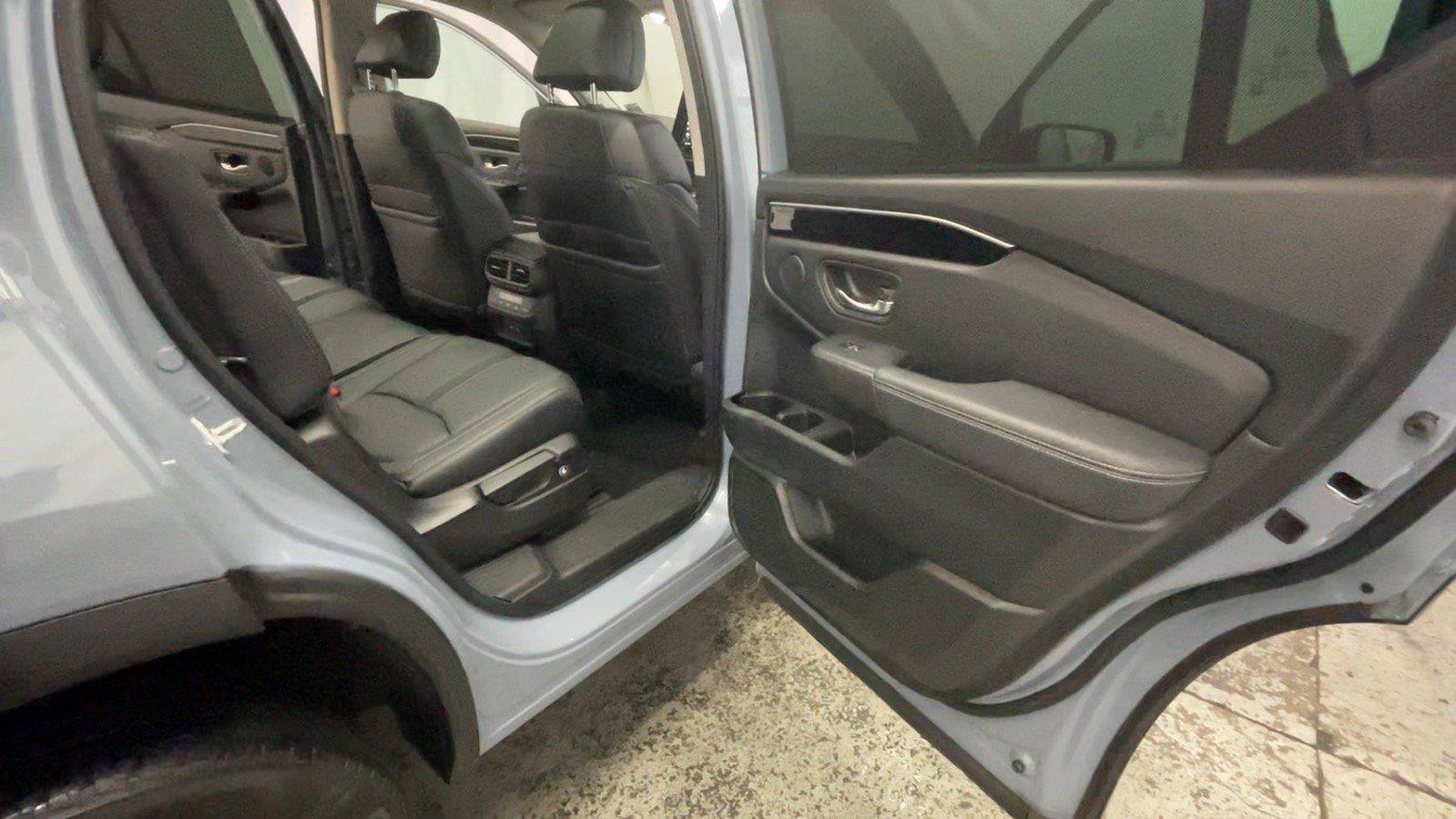 Certified 2023 Honda Pilot Touring image 20
