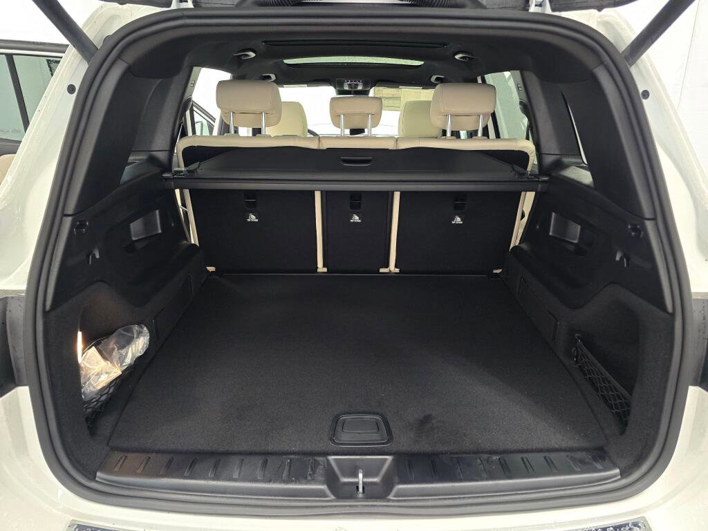 New 2026 Mercedes-Benz GLB 250 4MATIC image 11