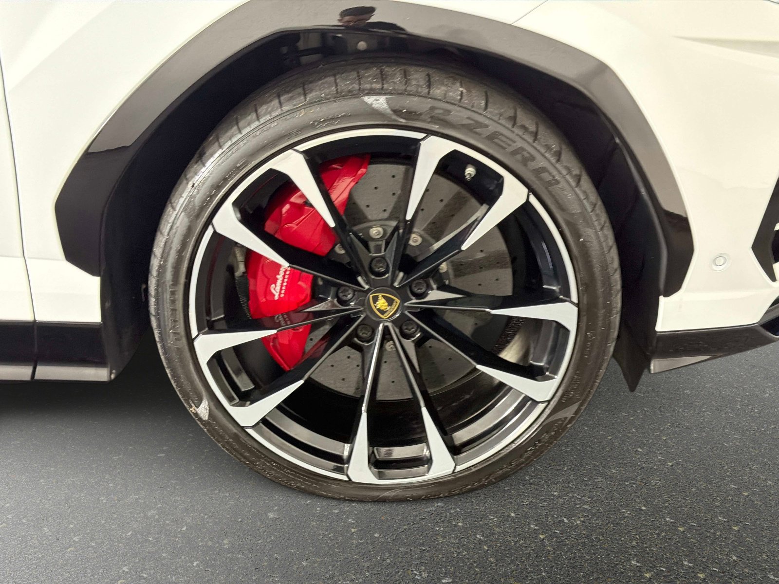 Used 2019 Lamborghini Urus AWD/4WD image 19