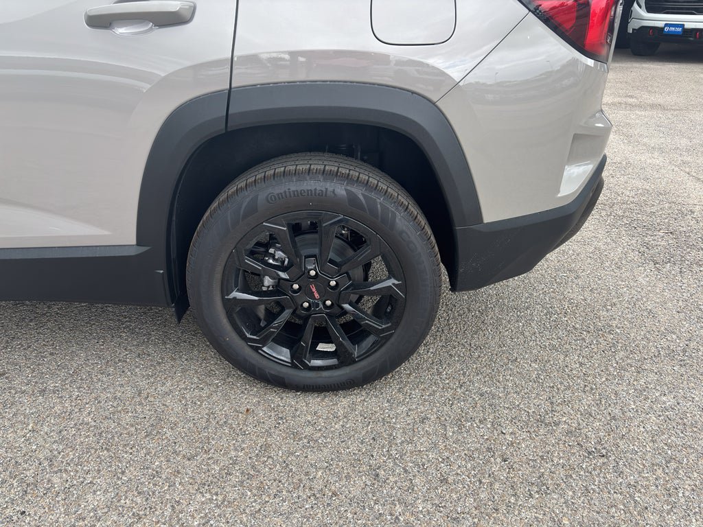 Used 2027 GMC Terrain Elevation w/ Elevation Premium Package FWD image 10