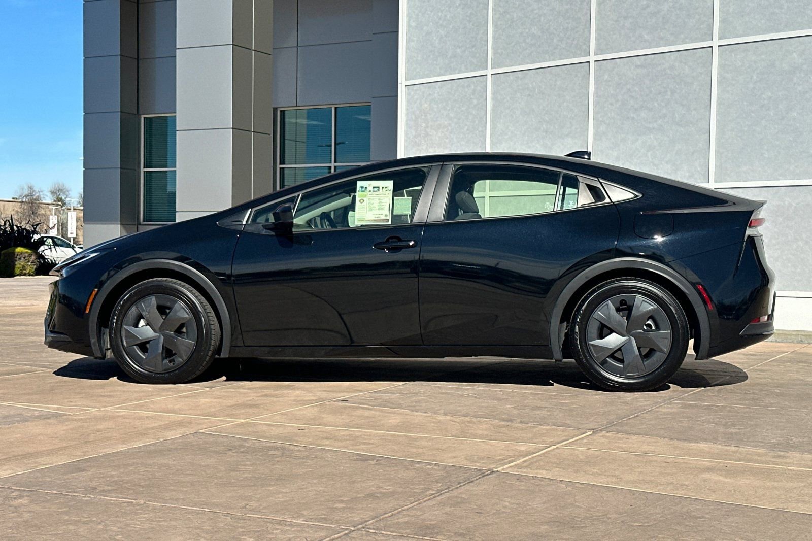 Used 2025 Toyota Prius LE image 7