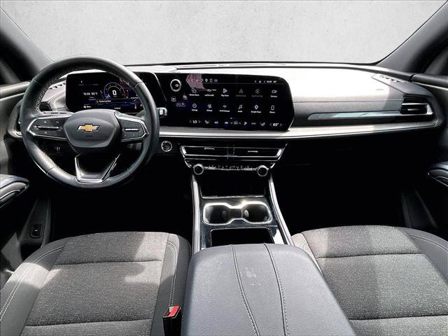 Used 2025 Chevrolet Traverse LT FWD image 16